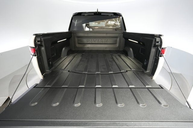 2023 Rivian R1T — photo 6 of 28