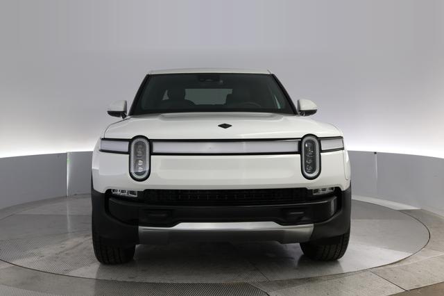2023 Rivian R1T — photo 9 of 28