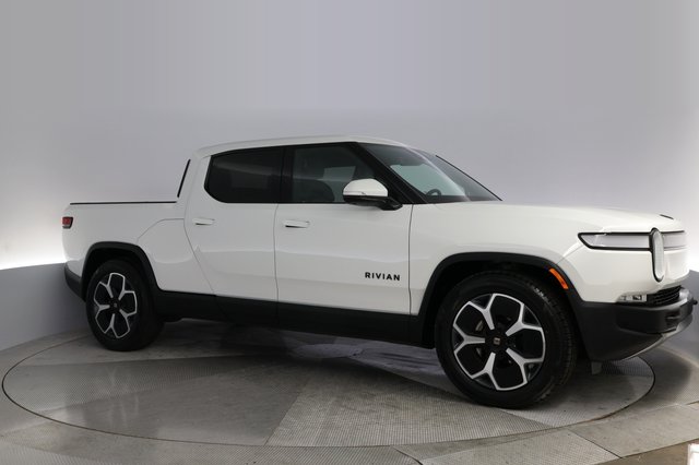 2023 Rivian R1T — photo 11 of 28