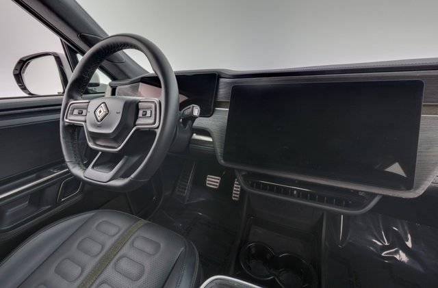 2023 Rivian R1T — photo 20 of 28