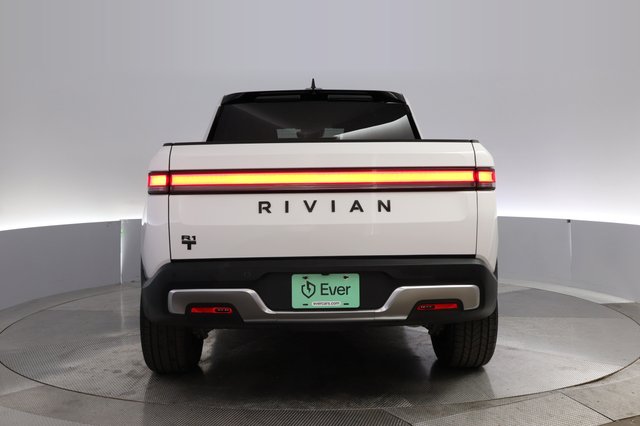 2023 Rivian R1T — photo 12 of 28