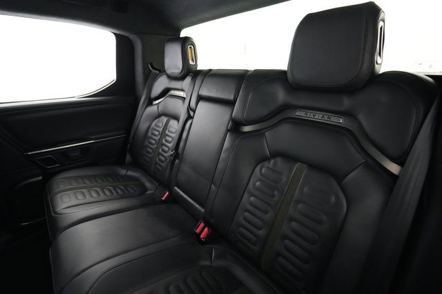 2023 Rivian R1T — photo 19 of 28