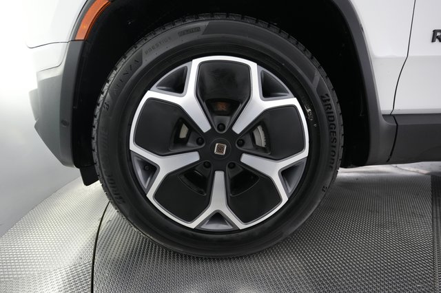 2023 Rivian R1T — photo 15 of 28
