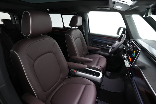 2025 Volkswagen ID.Buzz — photo 18 of 24