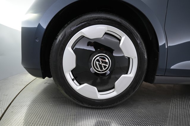 2025 Volkswagen ID.Buzz — photo 15 of 24