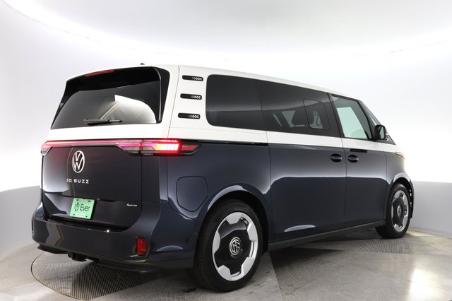 2025 Volkswagen ID.Buzz — photo 2 of 24