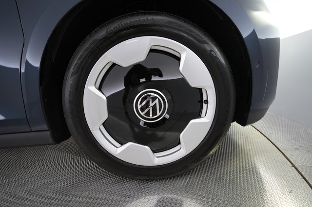 2025 Volkswagen ID.Buzz — photo 17 of 24