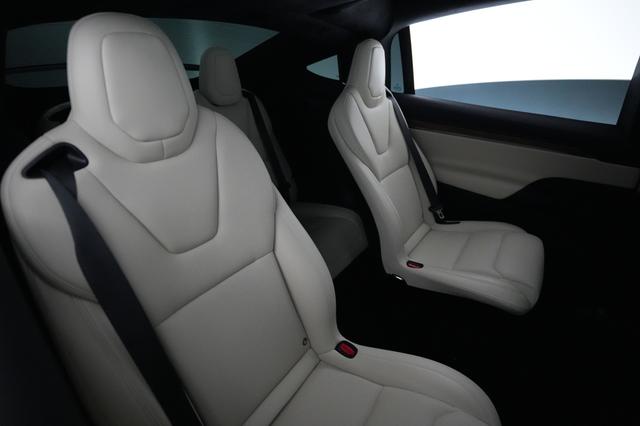 2026 Tesla Model X — photo 4 of 26