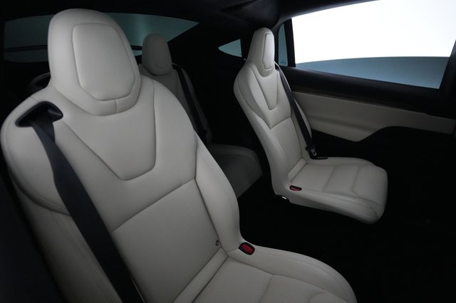 2026 Tesla Model X — photo 4 of 26