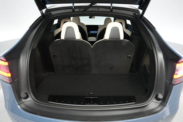 2026 Tesla Model X — photo 6 of 26