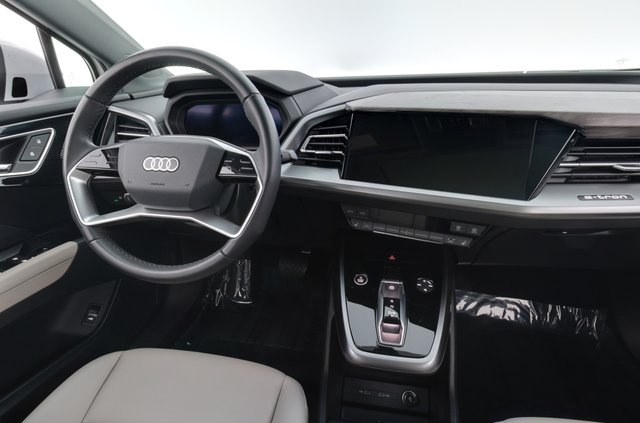 2023 Audi Q4 e-tron — photo 3 of 27
