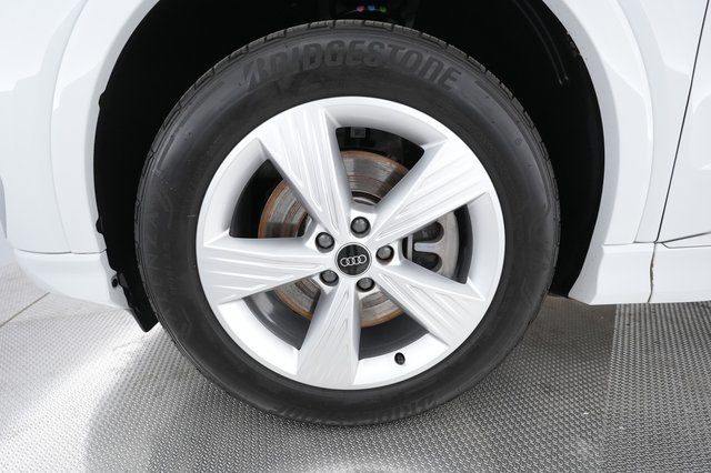 2023 Audi Q4 e-tron — photo 14 of 27