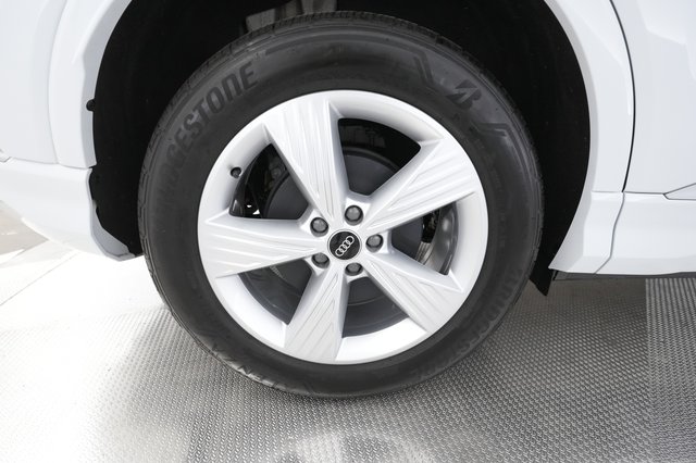 2023 Audi Q4 e-tron — photo 17 of 27