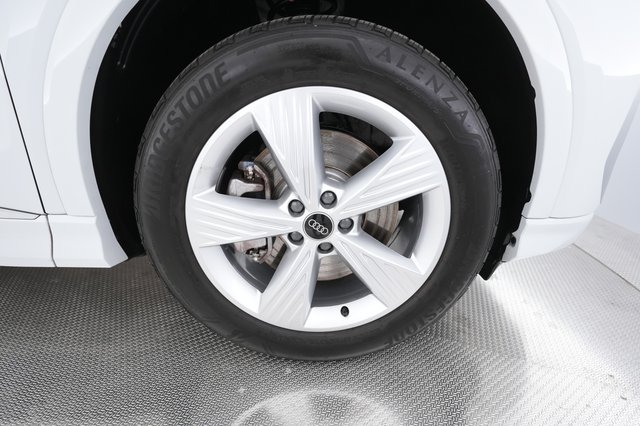 2023 Audi Q4 e-tron — photo 16 of 27