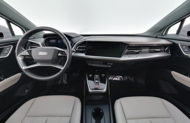 2023 Audi Q4 e-tron — photo 18 of 27