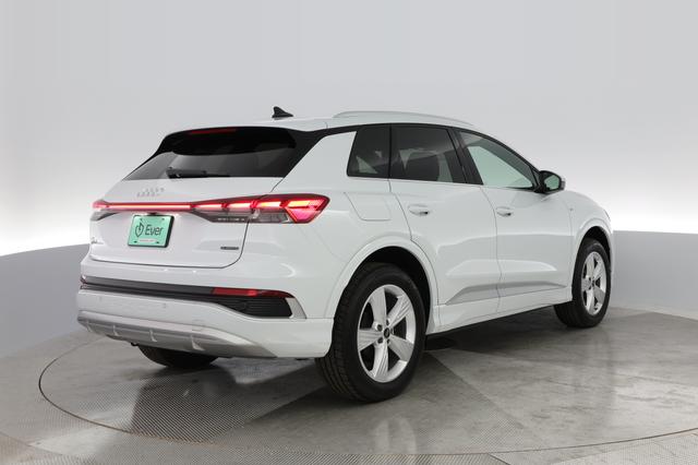 2023 Audi Q4 e-tron — photo 2 of 27