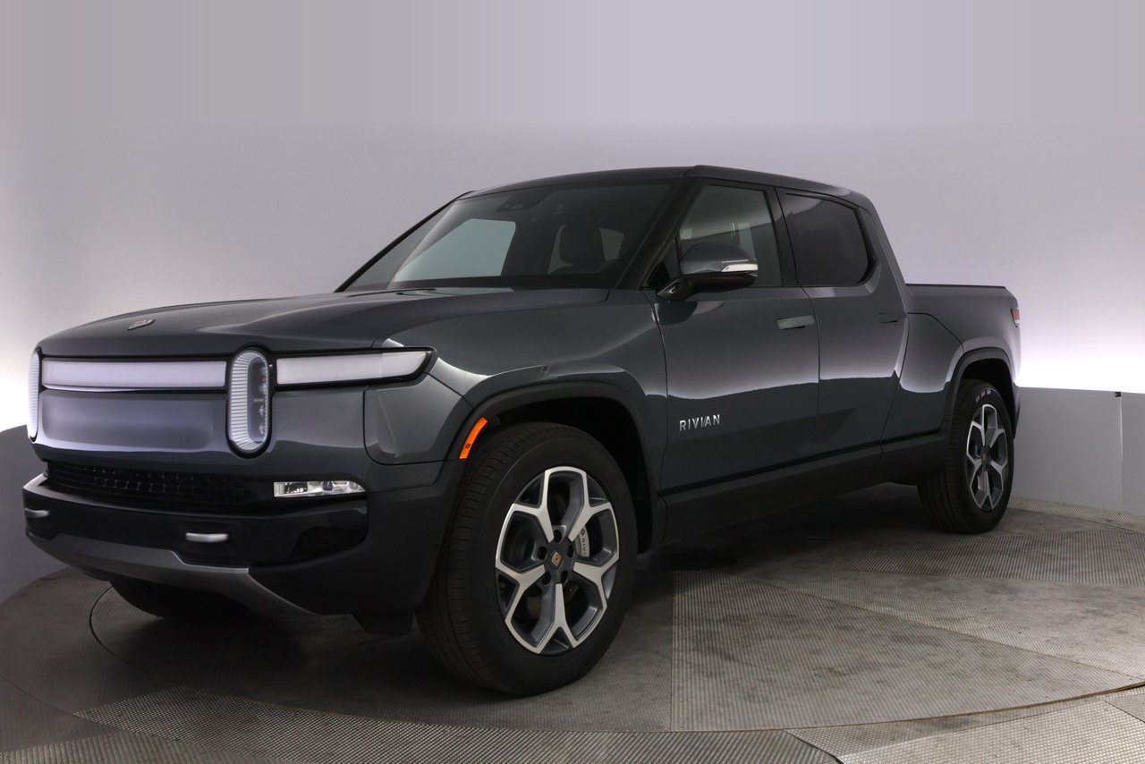 2024 Rivian R1T Driver+