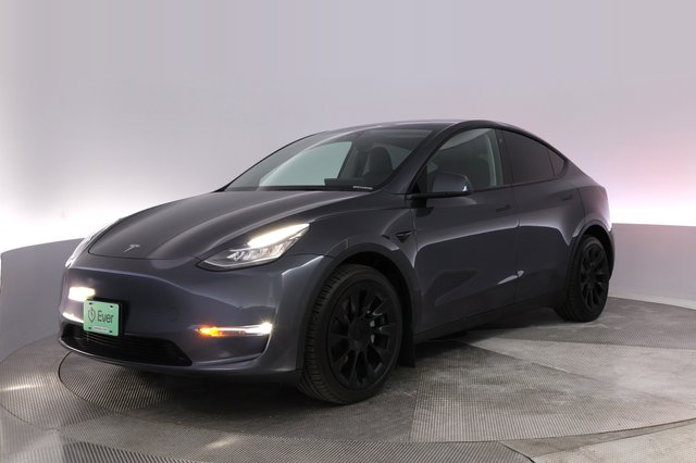 2022 Tesla Model Y — VIN 7SAYGDEE8NF571452