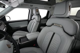 2022 Rivian R1T — photo 3 of 28