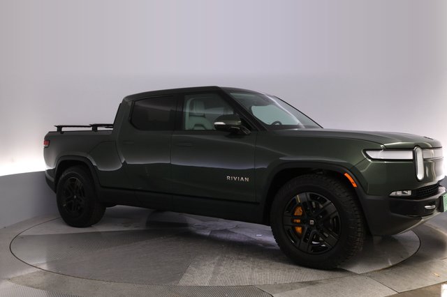 2022 Rivian R1T — photo 11 of 28