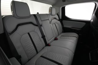 2022 Rivian R1T — photo 4 of 28