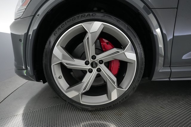 2024 Audi SQ8 e-tron — photo 15 of 27