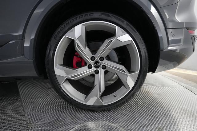 2024 Audi SQ8 e-tron — photo 7 of 27
