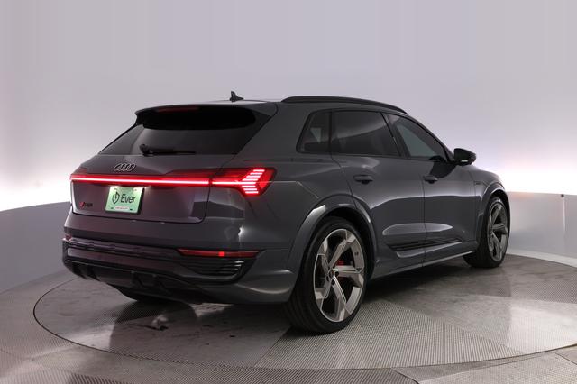 2024 Audi SQ8 e-tron — photo 2 of 27