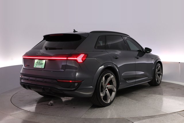 2024 Audi SQ8 e-tron — photo 2 of 27