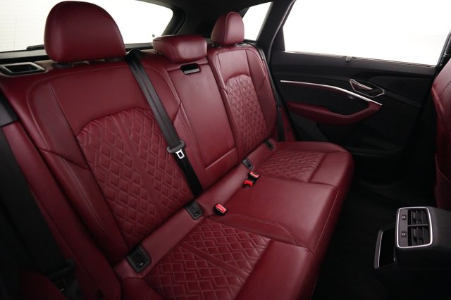 2024 Audi SQ8 e-tron — photo 4 of 27