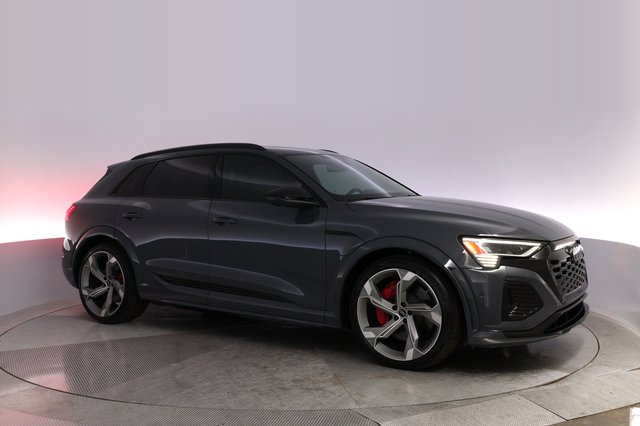 2024 Audi SQ8 e-tron — photo 11 of 27