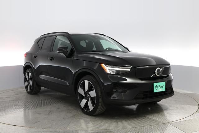 2023 Volvo XC40 Recharge — photo 8 of 26
