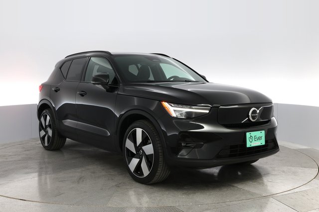 2023 Volvo XC40 Recharge — photo 8 of 26
