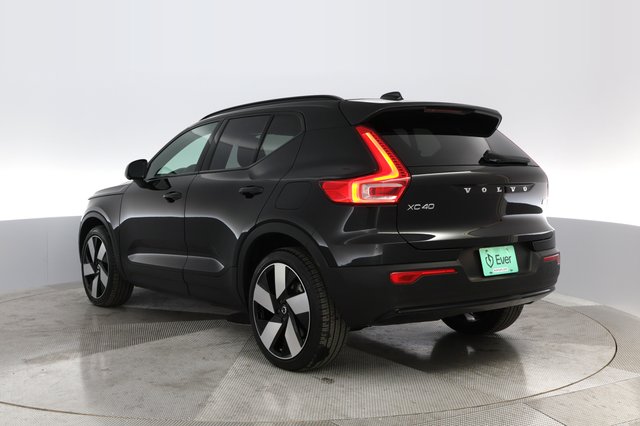 2023 Volvo XC40 Recharge — photo 12 of 26