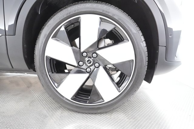 2023 Volvo XC40 Recharge — photo 15 of 26