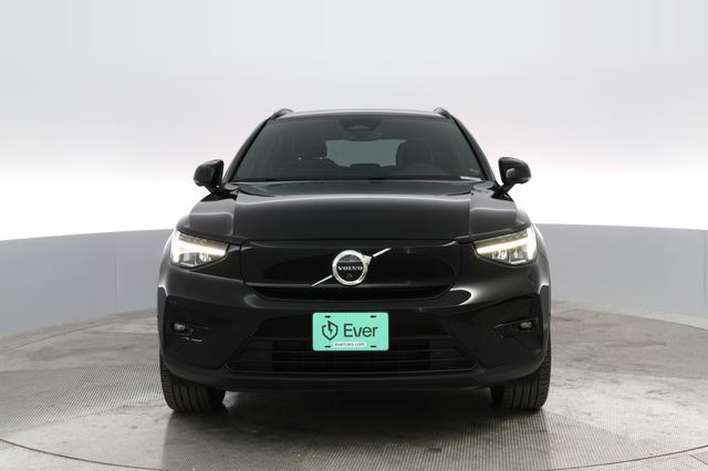 2023 Volvo XC40 Recharge — photo 7 of 26