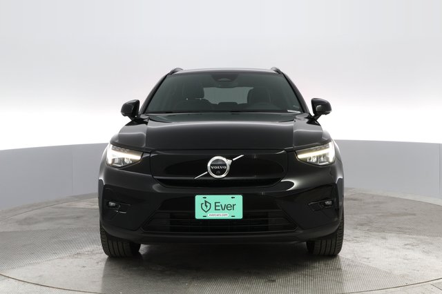 2023 Volvo XC40 Recharge — photo 7 of 26
