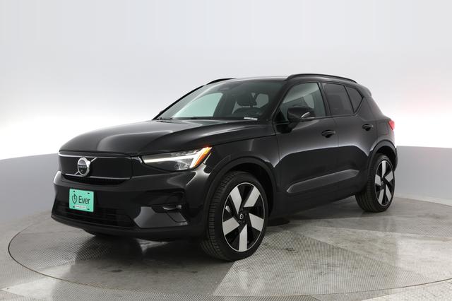 2023 Volvo XC40 Recharge — photo 6 of 26