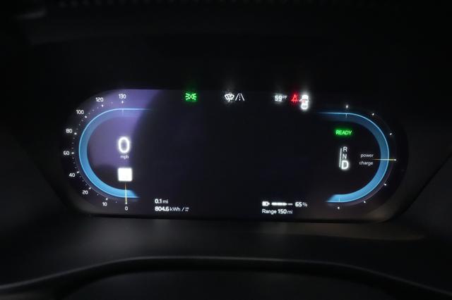 2023 Volvo XC40 Recharge — photo 5 of 26