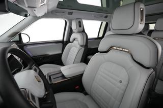 2025 Rivian R1S — photo 3 of 27