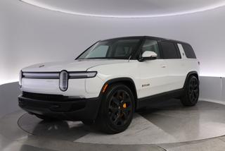 2025 Rivian R1S