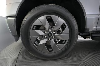 2023 Ford F-150 Lightning — photo 9 of 18