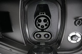 2023 Ford F-150 Lightning — photo 8 of 18