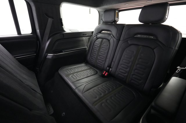 2023 Rivian R1S — photo 20 of 27