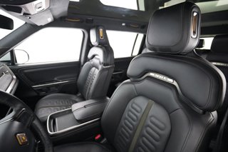 2023 Rivian R1S — photo 3 of 27
