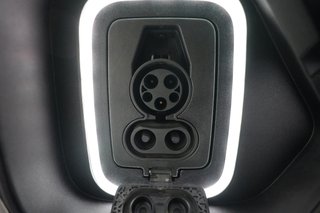 2023 Rivian R1S — photo 8 of 27