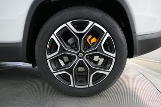 2023 Rivian R1S — photo 7 of 27