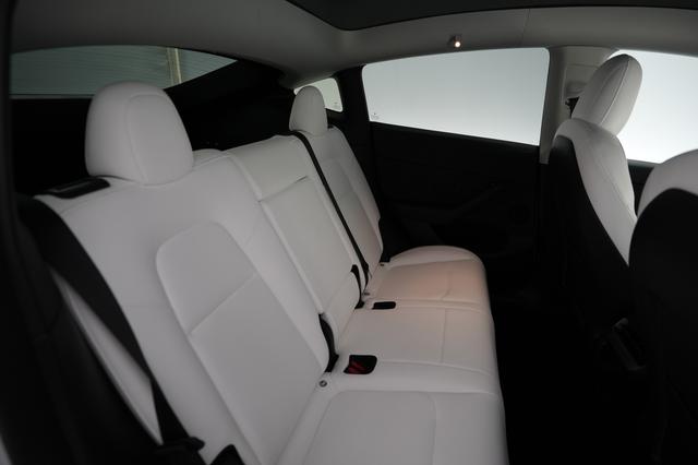 2022 Tesla Model Y — photo 4 of 26