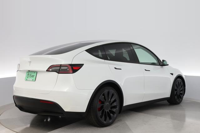 2022 Tesla Model Y — photo 2 of 26