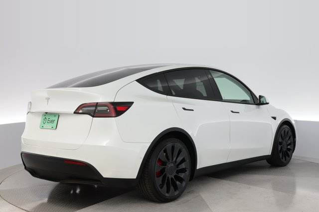 2022 Tesla Model Y — photo 2 of 26